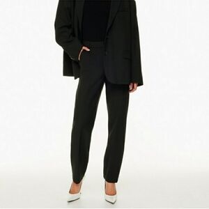 Aritzia Command Pant sz. 6